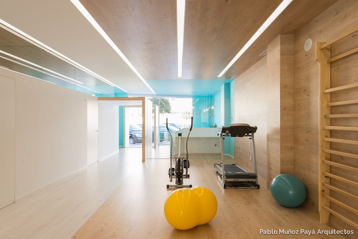 Reforma integral y diseño interior clínica de fisioterapia Aitor Mira - Pablo Muñoz Payá Arquitectos 24